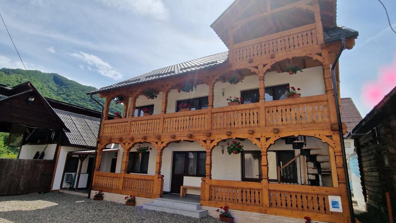 Homestay La Mona *