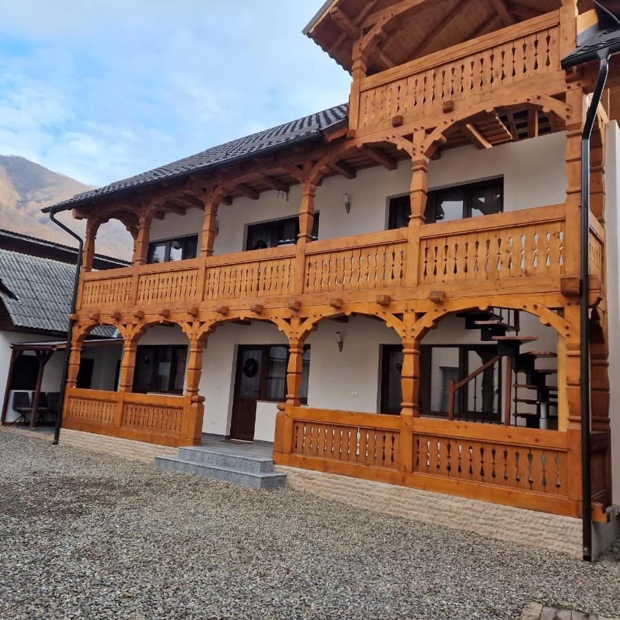 La Mona Homestay